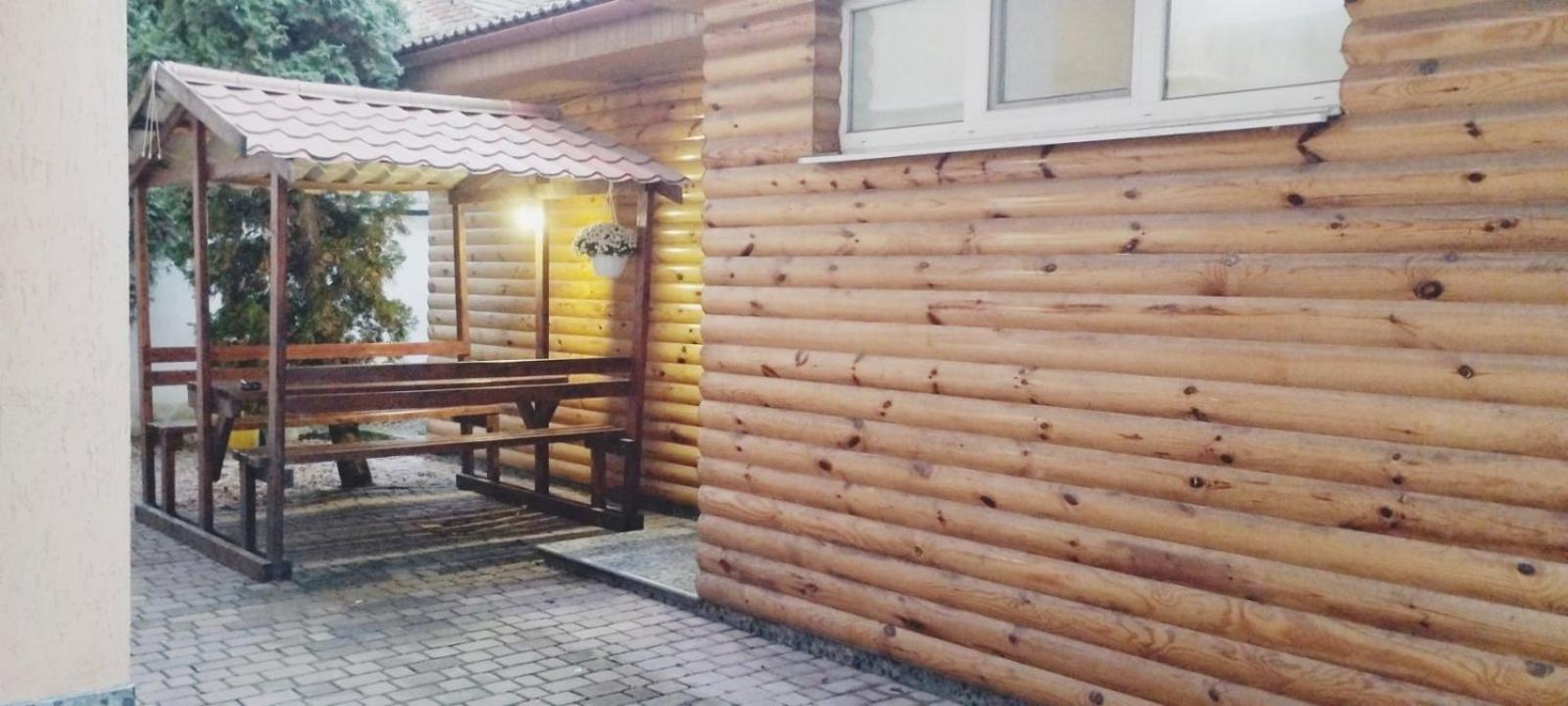 Hotel Domino Beregovo Exterior foto